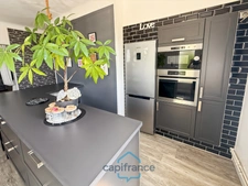 Dpt Gers (32), à vendre RISCLE très belle maison T8 de 220 m² habitables + grand garage et dépendances sur 875 m² de terrain, au calme