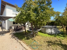 Dpt Gers (32), à vendre RISCLE très belle maison T8 de 220 m² habitables + grand garage et dépendances sur 875 m² de terrain, au calme