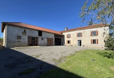 Dpt Hautes Pyrénées (65), à vendre VILLEMBITS grande maison T4 de 180 m² + grandes dépendances avec activité de gîtes sur 2900 m² de terrain, au calme