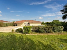 Gers (32) department, for sale in Barcelonne-du-Gers: beautiful contemporary 5-room house (T5) of 138 m² of living space on one level + terraces, swimming pool and garage on 1694 m² of land, in a quie