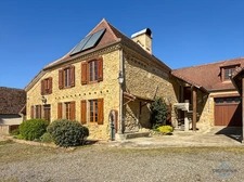 Gers (32), for sale in Viella: Superb character house with 8 rooms (T8) offering 270 m² of living space + large adjoining garage, carport and campervan shelter, swimming pool on 5493 m² of land, in a 