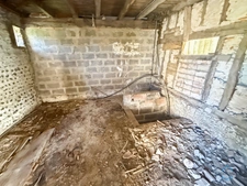 Dpt Landes (40), à vendre AIRE SUR L'ADOUR maison à rénover T6 de 200 m² habitables + garage attenant et dépendances sur 1314 m² de terrain au centre village