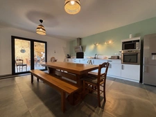 Dpt Hautes Pyrénées (65), à vendre VILLEMBITS grande maison T4 de 180 m² + grandes dépendances avec activité de gîtes sur 2900 m² de terrain, au calme