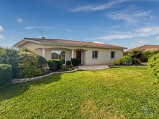Gers (32) department, for sale in Barcelonne-du-Gers: beautiful contemporary 5-room house (T5) of 138 m² of living space on one level + terraces, swimming pool and garage on 1694 m² of land, in a quie