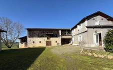 Dpt Hautes Pyrénées (65), à vendre SADOURNIN corps de ferme avec maison T6 de 125m² + grandes dépendances attenantes sur 8280 m² de terrain, au calme