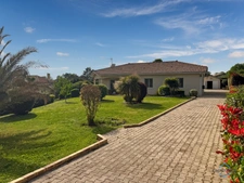 Gers (32) department, for sale in Barcelonne-du-Gers: beautiful contemporary 5-room house (T5) of 138 m² of living space on one level + terraces, swimming pool and garage on 1694 m² of land, in a quie