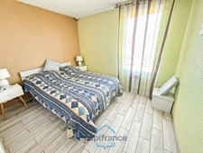 Dpt Landes (40), à vendre AIRE SUR L'ADOUR Appartement T2 de 47m² habitables + balcon de 10 m² et place de parking privative, au centre-ville et au calme
