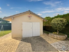 Gers (32) department, for sale in Barcelonne-du-Gers: beautiful contemporary 5-room house (T5) of 138 m² of living space on one level + terraces, swimming pool and garage on 1694 m² of land, in a quie