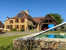 Gers (32), for sale in Viella: Superb character house with 8 rooms (T8) offering 270 m² of living space + large adjoining garage, carport and campervan shelter, swimming pool on 5493 m² of land, in a 