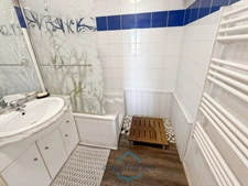 Dpt Landes (40), à vendre AIRE SUR L'ADOUR Appartement T2 de 47m² habitables + balcon de 10 m² et place de parking privative, au centre-ville et au calme