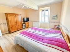 Gers (32), for sale in Viella: Superb character house with 8 rooms (T8) offering 270 m² of living space + large adjoining garage, carport and campervan shelter, swimming pool on 5493 m² of land, in a 