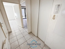 Dpt Landes (40), à vendre AIRE SUR L'ADOUR Appartement T2 de 40m² habitables en rez-de-chaussée + jardin de 35 m² et place de parking privative, proche du centre-ville et au calme