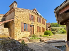 Gers (32), for sale in Viella: Superb character house with 8 rooms (T8) offering 270 m² of living space + large adjoining garage, carport and campervan shelter, swimming pool on 5493 m² of land, in a 
