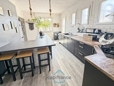 Dpt Gers (32), à vendre RISCLE très belle maison T8 de 220 m² habitables + grand garage et dépendances sur 875 m² de terrain, au calme