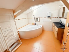 Gers (32), for sale in Viella: Superb character house with 8 rooms (T8) offering 270 m² of living space + large adjoining garage, carport and campervan shelter, swimming pool on 5493 m² of land, in a 
