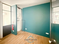 Dpt Landes (40), à vendre AIRE SUR L'ADOUR Local/Bureaux de 72m² utilisables + cave, bon emplacement au centre-ville