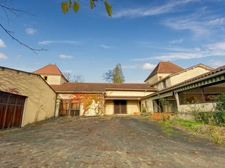Dpt Gers (32), à vendre Proche de RISCLE château T6 de 327 m² habitables + 580 m² de dépendances attenantes sur 8157 m² de terrain