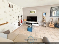 Dpt Landes (40), à vendre AIRE SUR L'ADOUR Appartement T2 de 47m² habitables + balcon de 10 m² et place de parking privative, au centre-ville et au calme