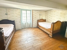 Dpt Landes (40), à vendre AIRE SUR L'ADOUR maison à rénover T6 de 200 m² habitables + garage attenant et dépendances sur 1314 m² de terrain au centre village