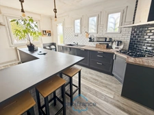 Dpt Gers (32), à vendre RISCLE très belle maison T8 de 220 m² habitables + grand garage et dépendances sur 875 m² de terrain, au calme