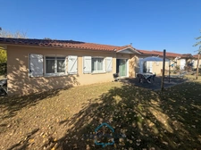 Dpt Landes (40), à vendre CAZERES SUR L'ADOUR Maison contemporaine T4 de 88 m² habitables en plain pied + garage de 20 m² sur 630 m² de terrain, au calme