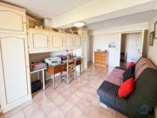 Gers (32), for sale in Viella: Superb character house with 8 rooms (T8) offering 270 m² of living space + large adjoining garage, carport and campervan shelter, swimming pool on 5493 m² of land, in a 