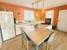 Dpt Landes (40), à vendre CAZERES SUR L'ADOUR Maison contemporaine T4 de 88 m² habitables en plain pied + garage de 20 m² sur 630 m² de terrain, au calme