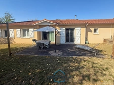 Dpt Landes (40), à vendre CAZERES SUR L'ADOUR Maison contemporaine T4 de 88 m² habitables en plain pied + garage de 20 m² sur 630 m² de terrain, au calme