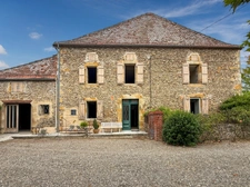 Dpt Gers (32), à vendre CAUMONT belle maison ancienne en pierres T7 de 205 m² habitables +grand garage et dépendances sur 1874 m² de terrain, au calme