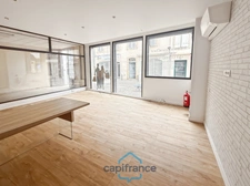 Dpt Landes (40), à vendre AIRE SUR L'ADOUR Local/Bureaux de 72m² utilisables + cave, bon emplacement au centre-ville