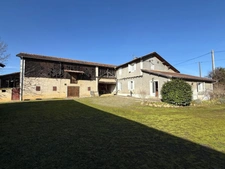 Dpt Hautes Pyrénées (65), à vendre SADOURNIN corps de ferme avec maison T6 de 125m² + grandes dépendances attenantes sur 8280 m² de terrain, au calme