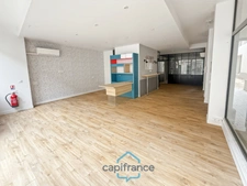 Dpt Landes (40), à vendre AIRE SUR L'ADOUR Local/Bureaux de 72m² utilisables + cave, bon emplacement au centre-ville