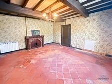 Dpt Landes (40), à vendre AIRE SUR L'ADOUR maison à rénover T6 de 200 m² habitables + garage attenant et dépendances sur 1314 m² de terrain au centre village
