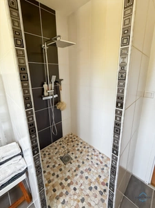 Landes (40) department, for sale in Aire-sur-l'Adour: contemporary 6-room house of 202m² of living space + terraces, pool house, 60m² garage and swimming pool on 2755m² of land, in a quiet location