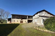 Dpt Hautes Pyrénées (65), à vendre SADOURNIN corps de ferme avec maison T6 de 125m² + grandes dépendances attenantes sur 8280 m² de terrain, au calme