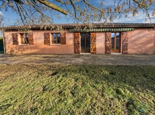 Gers (32) department, for sale in Barcelonne-du-Gers: Single-story, 4-room house with 105 m² of living space + attached garage and detached double garage on 1193 m² of land, in a quiet location