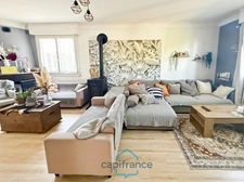 Dpt Gers (32), à vendre RISCLE très belle maison T8 de 220 m² habitables + grand garage et dépendances sur 875 m² de terrain, au calme