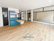 Dpt Landes (40), à vendre AIRE SUR L'ADOUR Local/Bureaux de 72m² utilisables + cave, bon emplacement au centre-ville