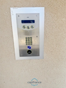 Dpt Landes (40), à vendre AIRE SUR L'ADOUR Appartement T2 de 40m² habitables en rez-de-chaussée + jardin de 35 m² et place de parking privative, proche du centre-ville et au calme