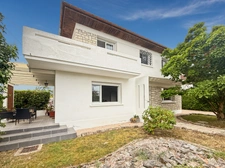 Dpt Gers (32), à vendre RISCLE très belle maison T8 de 220 m² habitables + grand garage et dépendances sur 875 m² de terrain, au calme