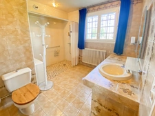 Dpt Gers (32), à vendre BARCELONNE DU GERS Maison T6 de 192 m² habitables normes PMR + 2 vérandas + grand garage sur 1670 m² de terrain, au bout d'une impasse, au calme