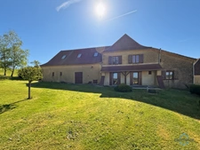 Gers (32), for sale in Viella: Superb character house with 8 rooms (T8) offering 270 m² of living space + large adjoining garage, carport and campervan shelter, swimming pool on 5493 m² of land, in a 