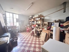 Dpt Hautes Pyrénées (65), for sale TRIE SUR BAISE Building of 215 m² of living space on 3 levels with courtyard