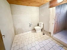 Dpt Landes (40), à vendre AIRE SUR L'ADOUR maison à rénover T6 de 200 m² habitables + garage attenant et dépendances sur 1314 m² de terrain au centre village