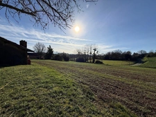 Dpt Hautes Pyrénées (65), à vendre SADOURNIN corps de ferme avec maison T6 de 125m² + grandes dépendances attenantes sur 8280 m² de terrain, au calme