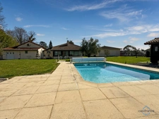 Gers (32) department, for sale in Barcelonne-du-Gers: 5-room house (T5) with 155 m² of living space + large garages, outbuildings and swimming pool on 8678 m² of land, in a quiet location