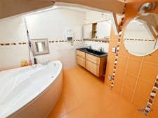 Gers (32), for sale in Viella: Superb character house with 8 rooms (T8) offering 270 m² of living space + large adjoining garage, carport and campervan shelter, swimming pool on 5493 m² of land, in a 