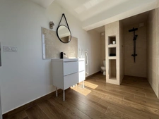 Dpt Hautes Pyrénées (65), à vendre VILLEMBITS grande maison T4 de 180 m² + grandes dépendances avec activité de gîtes sur 2900 m² de terrain, au calme