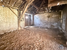 Dpt Landes (40), à vendre AIRE SUR L'ADOUR maison à rénover T6 de 200 m² habitables + garage attenant et dépendances sur 1314 m² de terrain au centre village