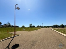 Dpt Gers (32), à vendre BERNEDE terrain constructible de 1335 m² viabilisé et borné, au calme